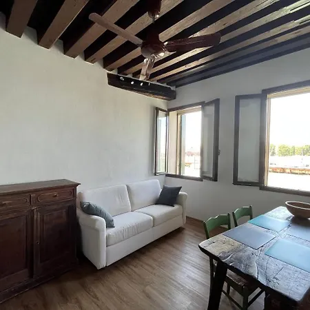 Apartman Bilocale Vista Laguna Velence